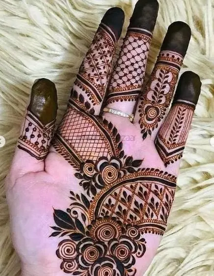 back hand mehndi design