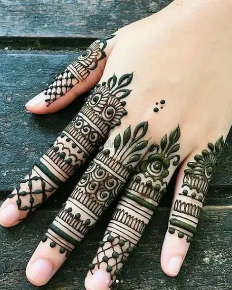 finger mehndi design