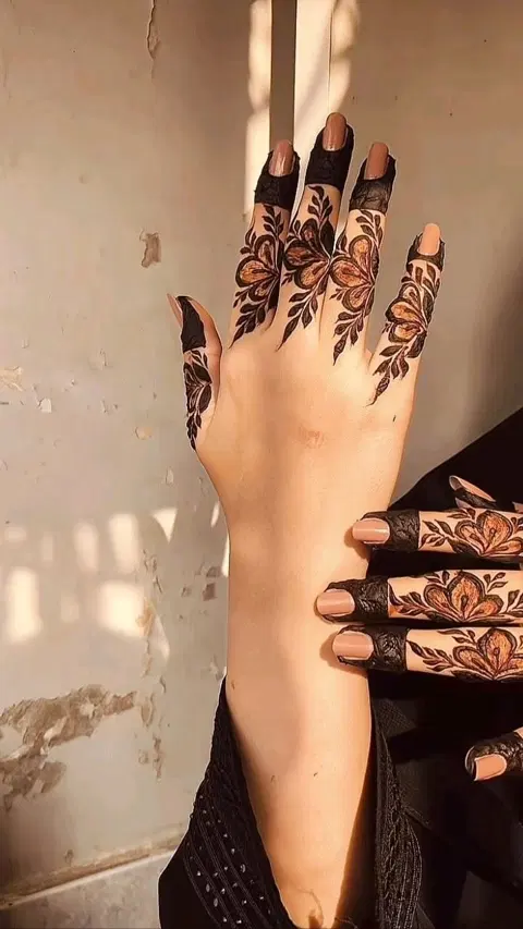 aesthetic arabic flower back hand mehndi design
