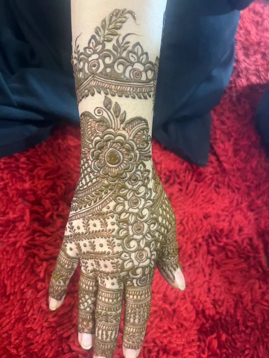 Back Hand Mehndi Design