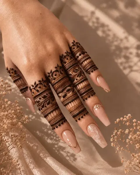 aesthetic royal circle back hand mehndi design
