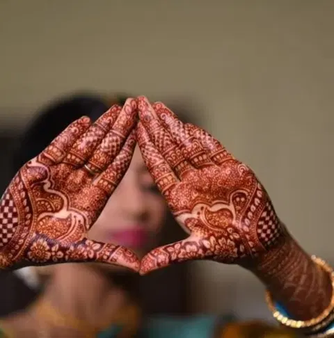 heart mehndi design
