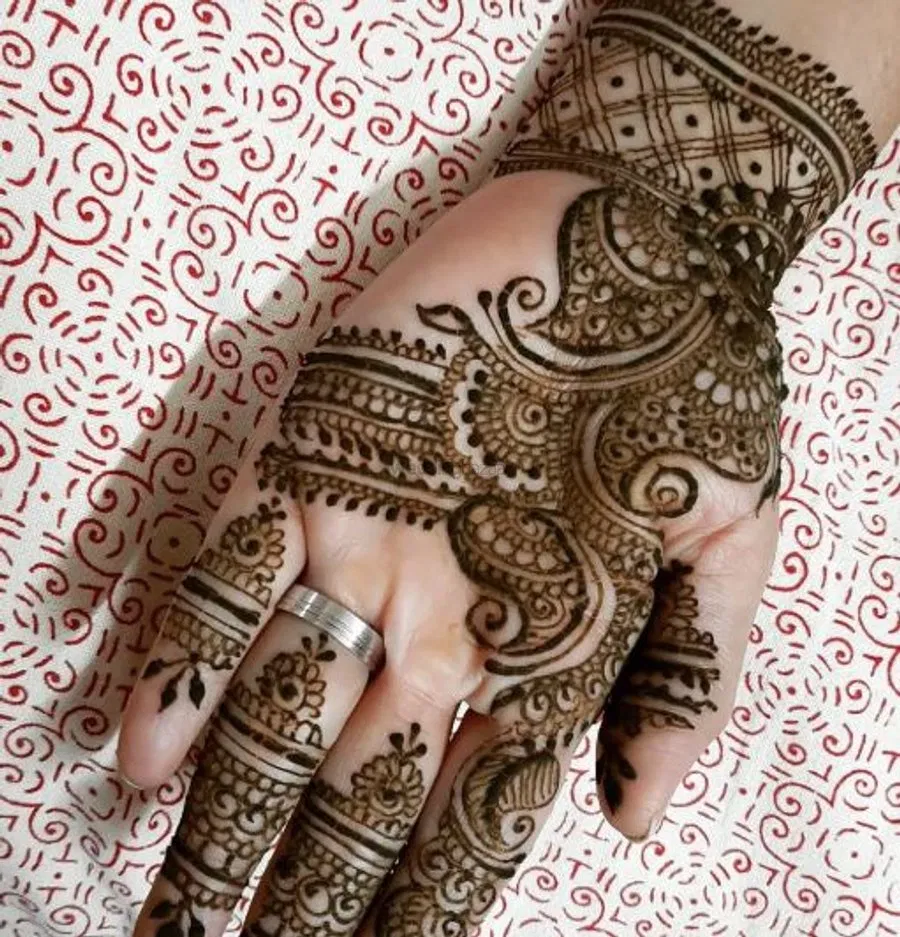 Back Hand Mehndi Design