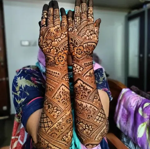 figure full hand mehndi design