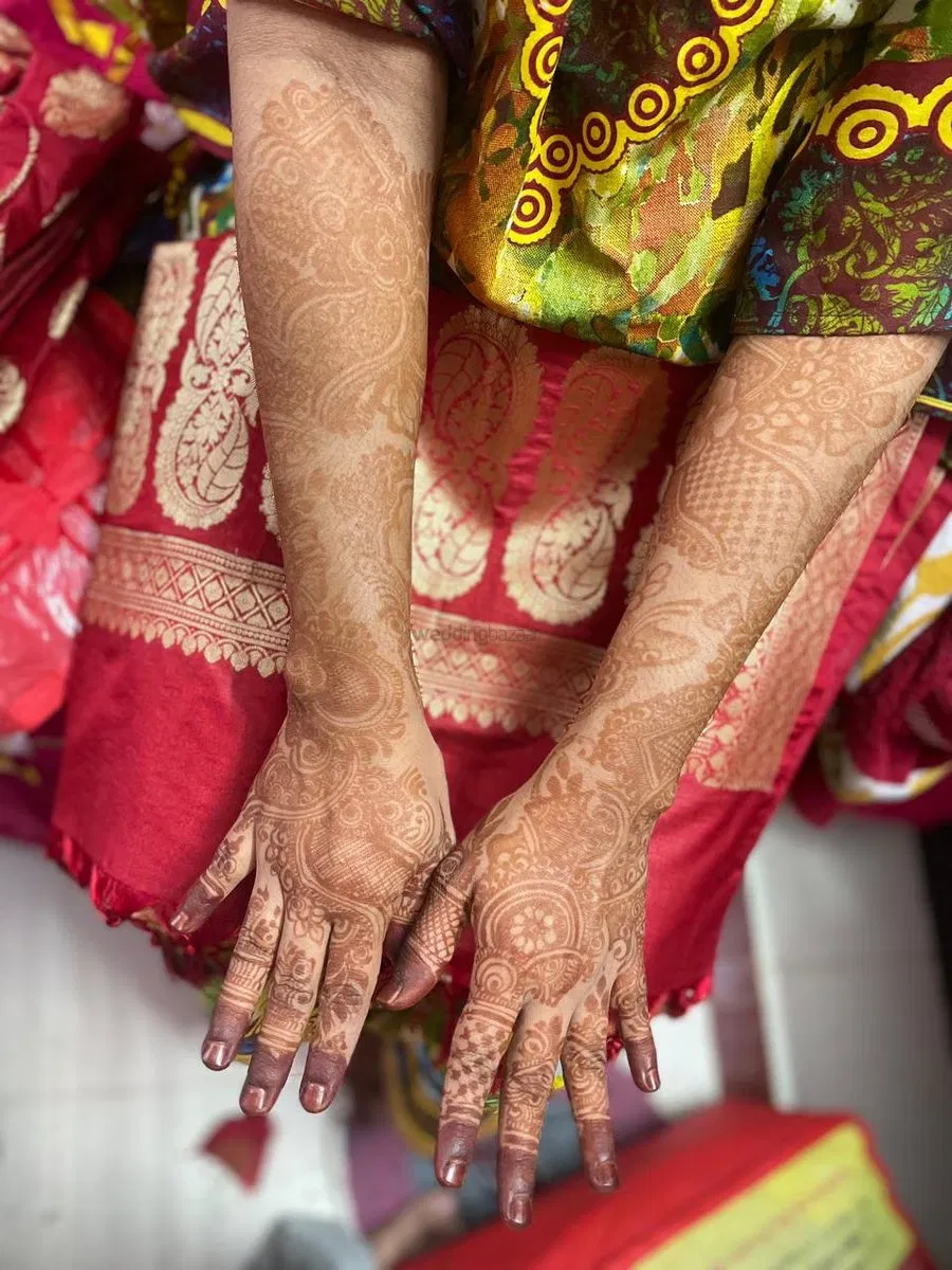 Back Hand Mehndi Design (2)