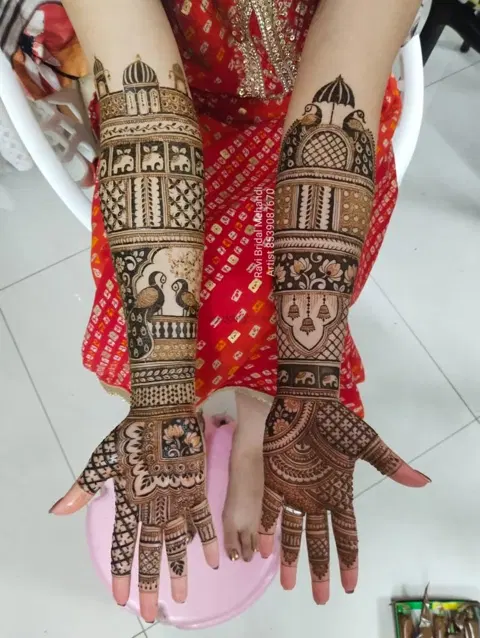 figure front hand mehndi design