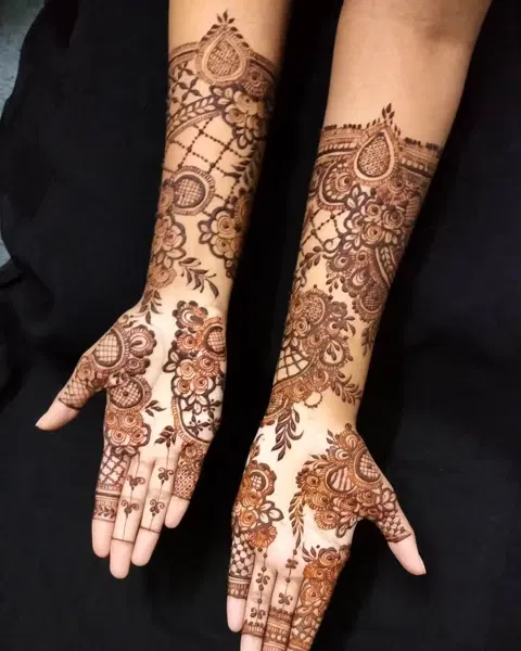front hand mehndi design