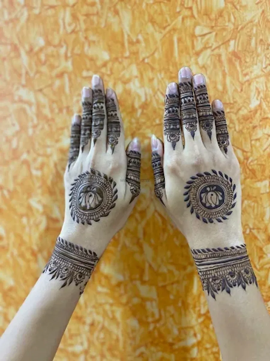 Front Hand Mehndi Design with Gol Tikki and Moon