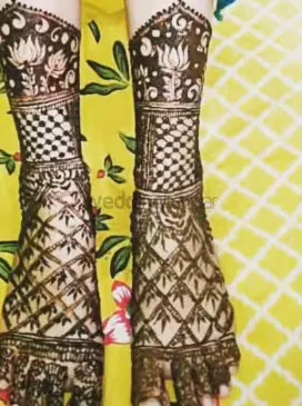 Foot Mehndi Design with Figures and Hearts