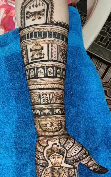 front hand mehndi design