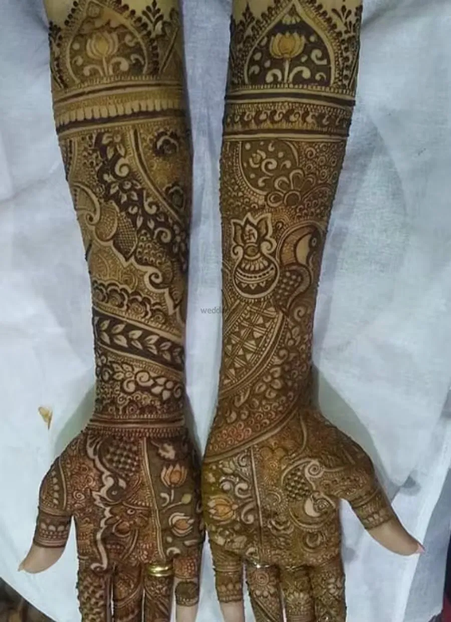 Full Hand Mehndi Design with Figures
