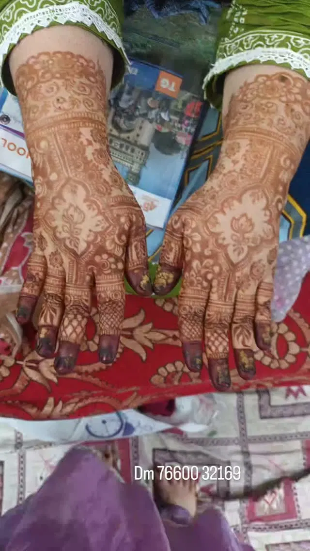 Aesthetic Finger Mehndi Design