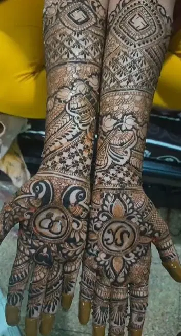figure full hand mehndi design
