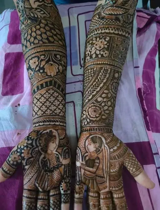 Heavy Full Hand Mehndi Design with Figures (3)