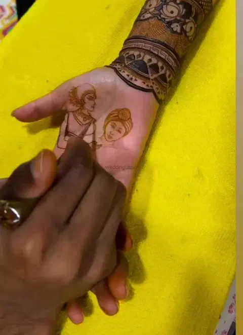 simple figure finger mehndi design