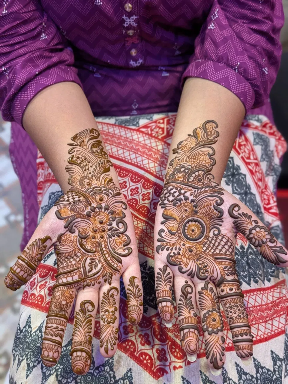 Back Hand Mehndi Design