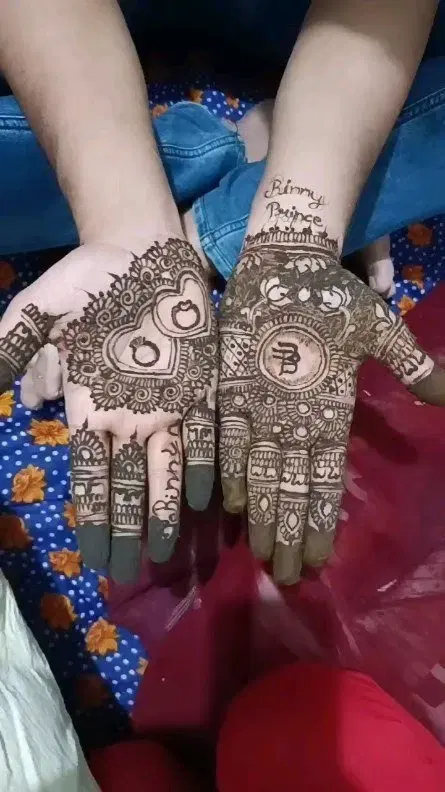 circle front hand mehndi design