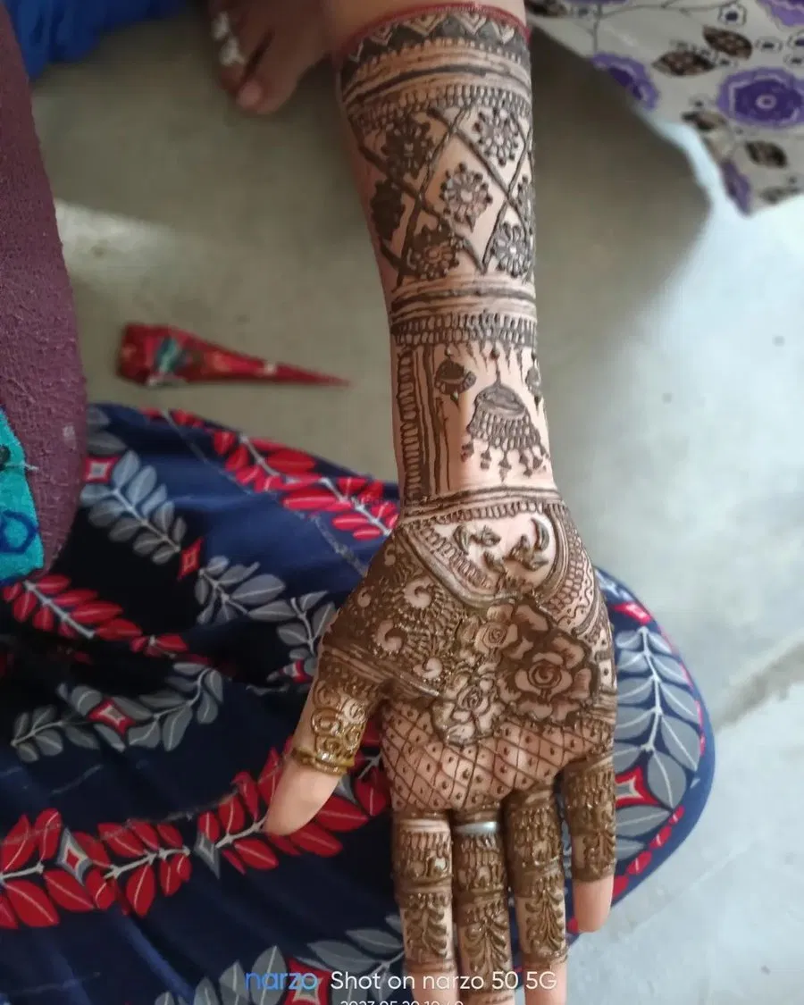Back Hand Mehndi Design