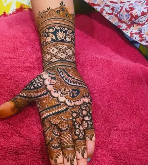 full hand mehndi design