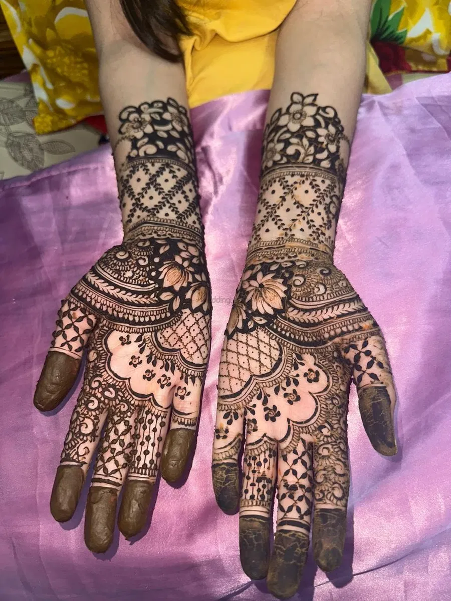 Front Hand Mehndi Design