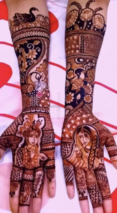 figure back hand mehndi design