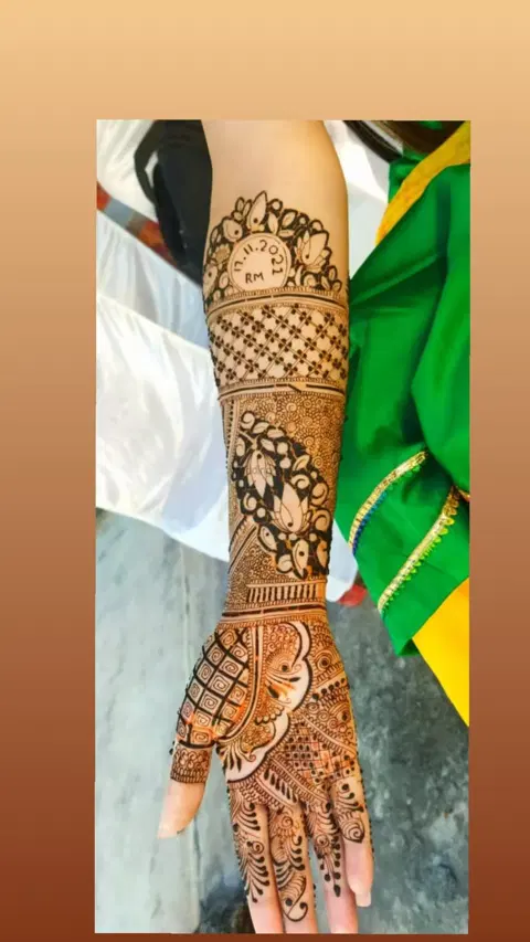 front hand mehndi design