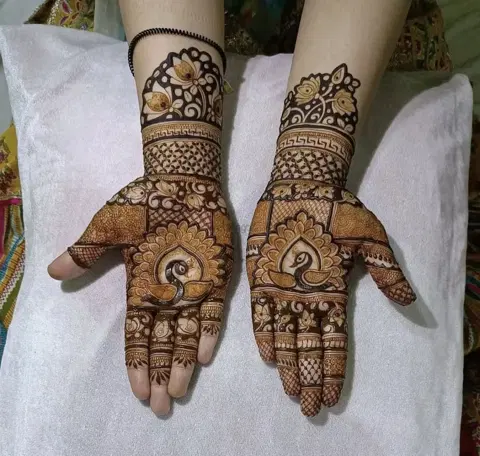 peacock mehndi design