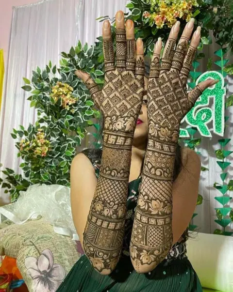 figure full hand mehndi design