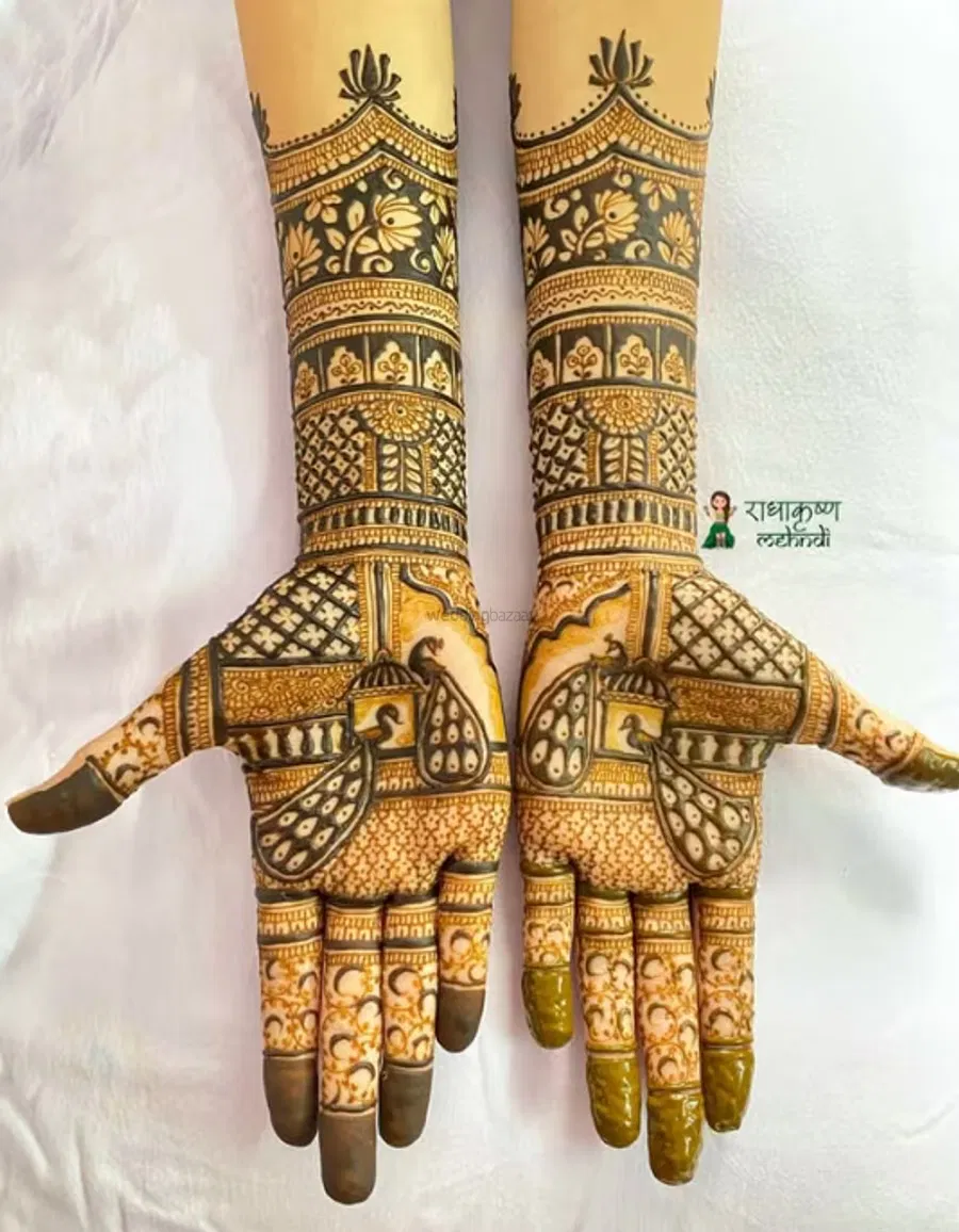 Mehndi Design with Figures (2)
