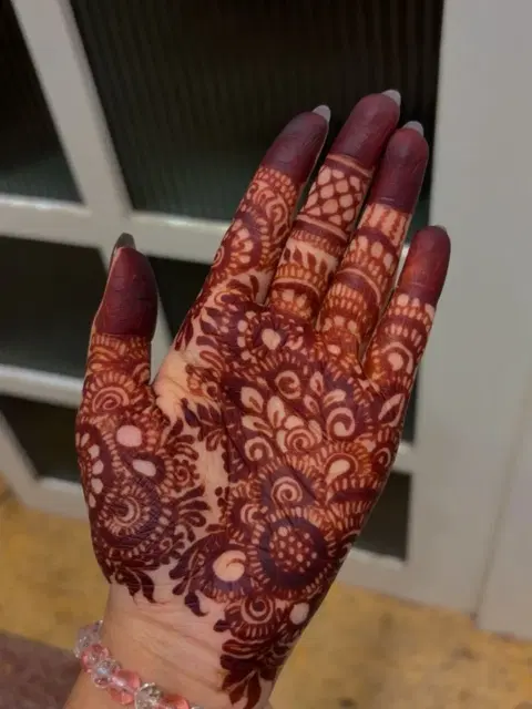 aesthetic front hand mehndi design