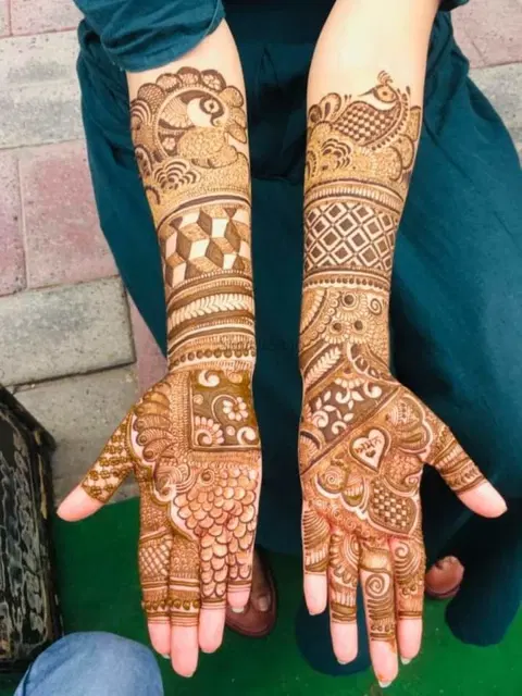 figure front hand mehndi design
