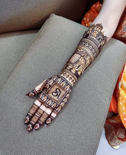 full hand mehndi design