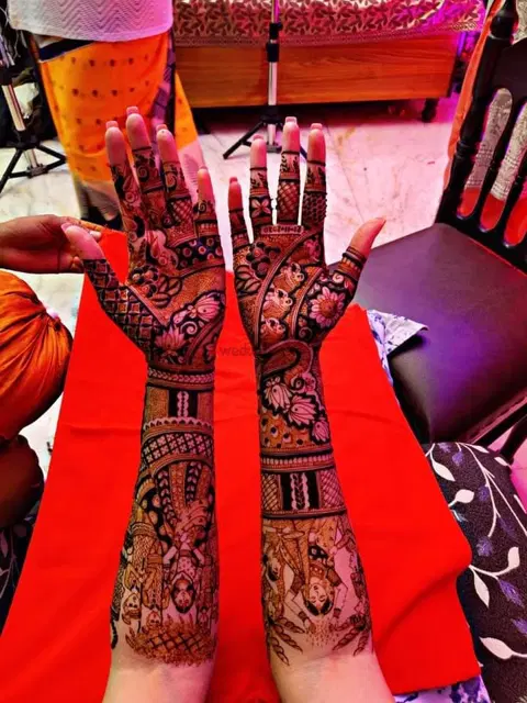 figure mehndi design