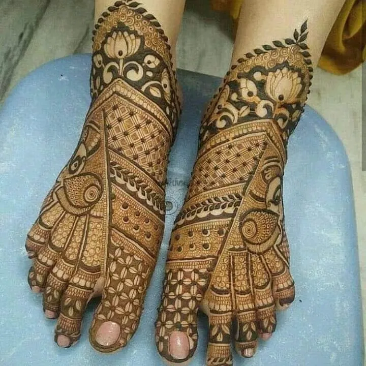 Foot Mehndi Design with Figures
