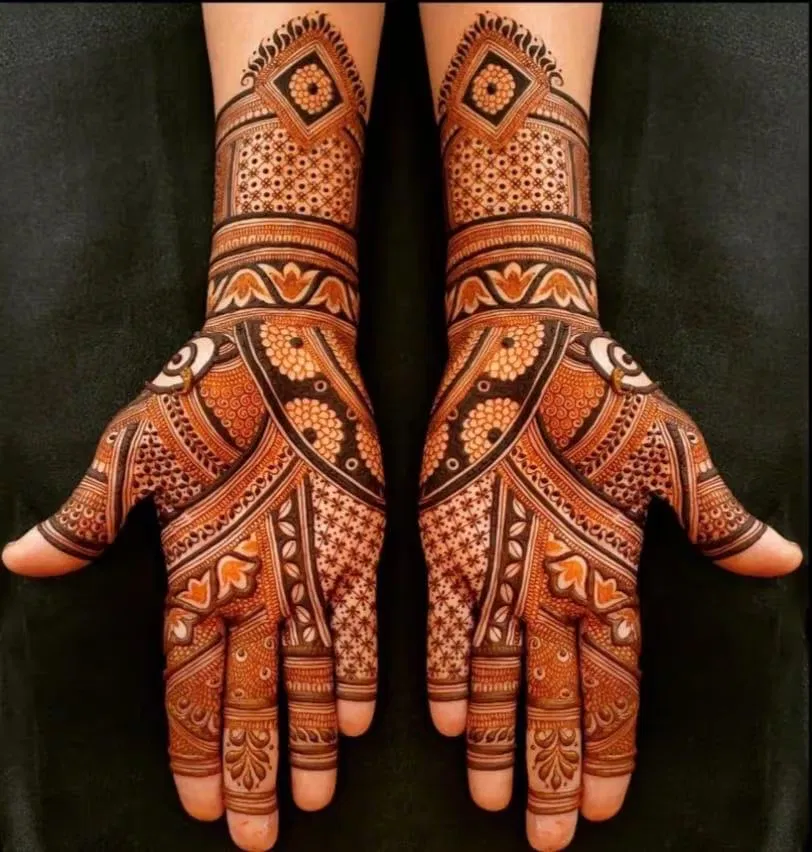 Back Hand Mehndi Design