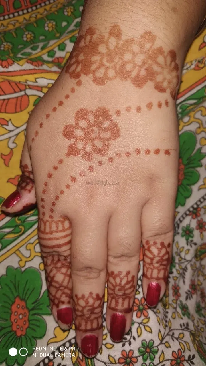 Simple Back Hand Mehndi Design