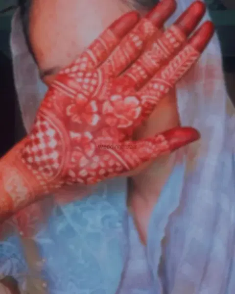 back hand mehndi design