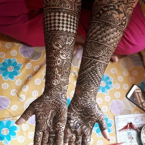 figure mehndi design