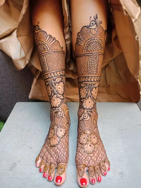 figure foot mehndi design