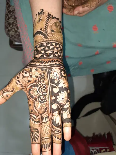full hand mehndi design