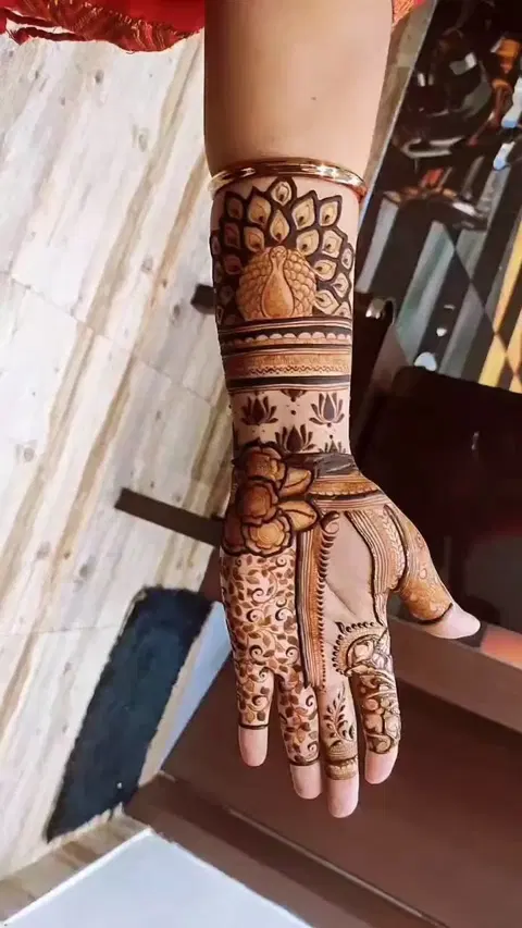 front hand mehndi design