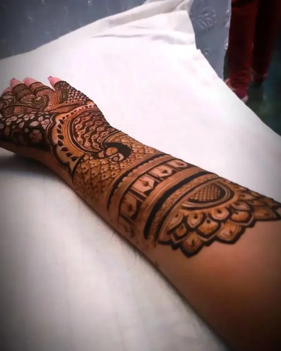 Front Hand Mehndi Design (3)