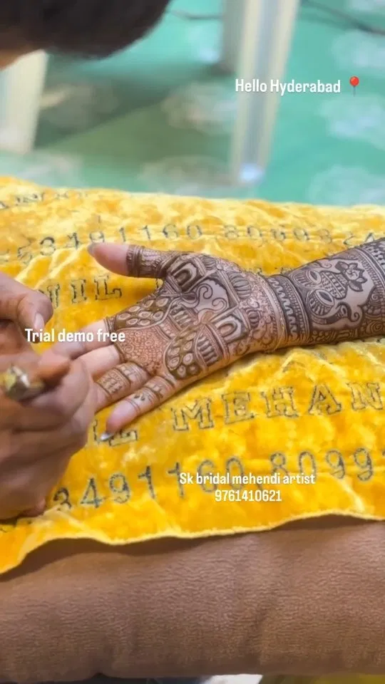 Aesthetic Bridal Front Hand Mehndi Design (15)