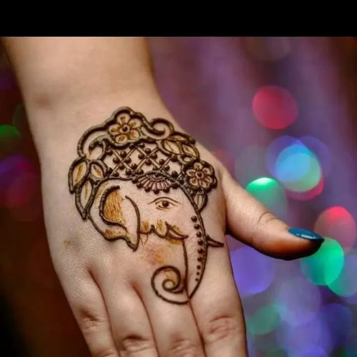 Back Hand Mehndi Design (2)
