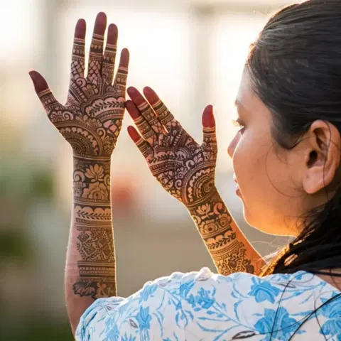 front hand mehndi design