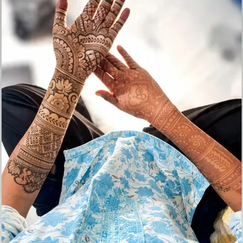 full hand mehndi design