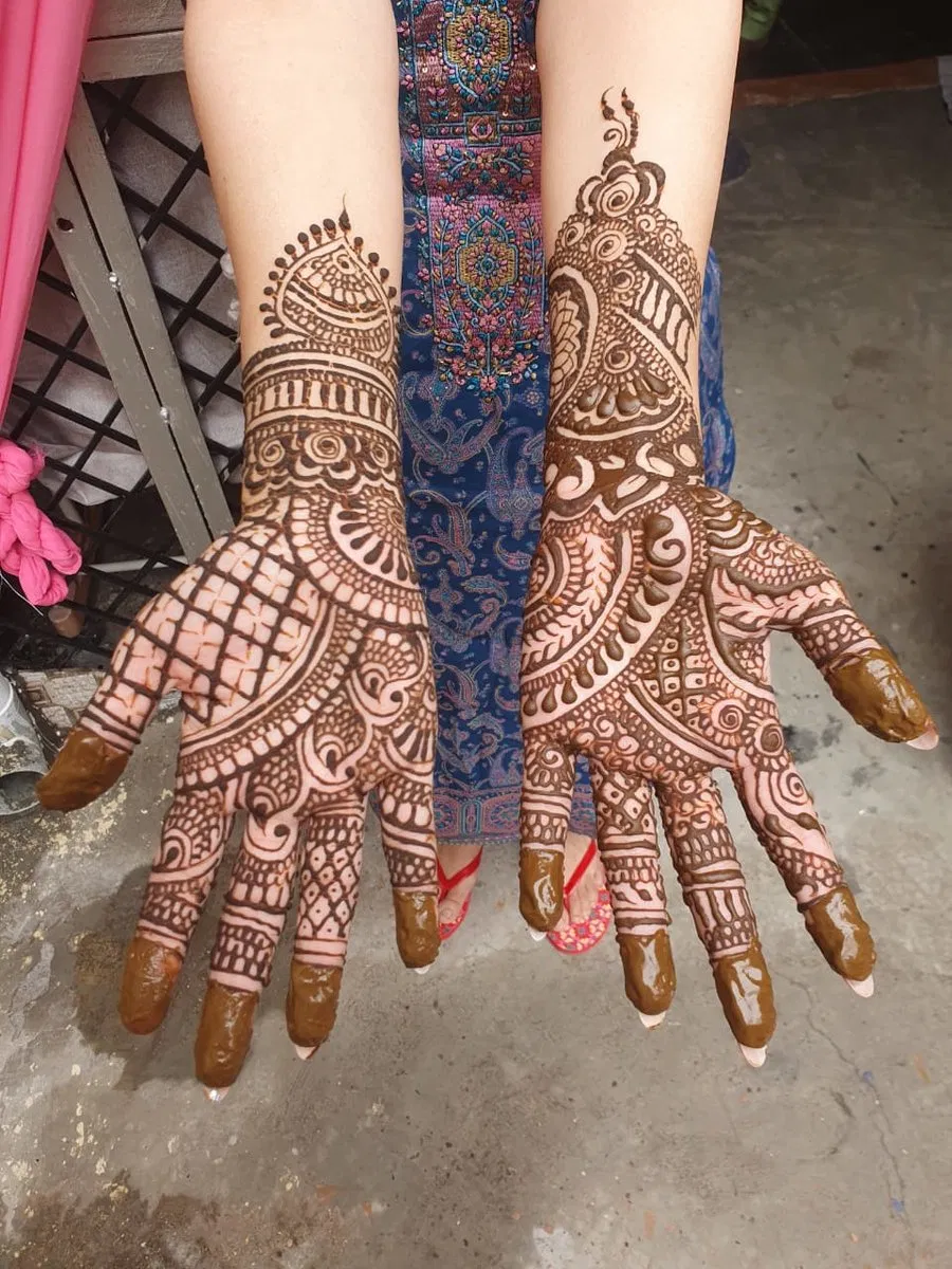 Front Hand Mehndi Design