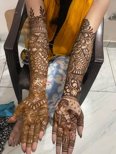 figure full hand mehndi design