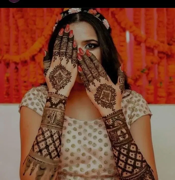 Back Hand Mehndi Design