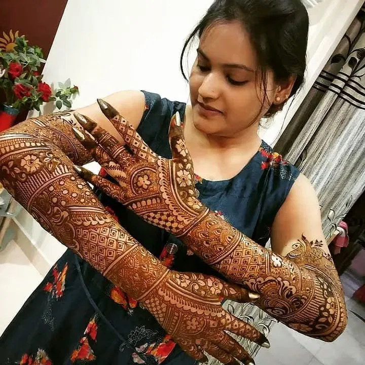 Back Hand Mehndi Design